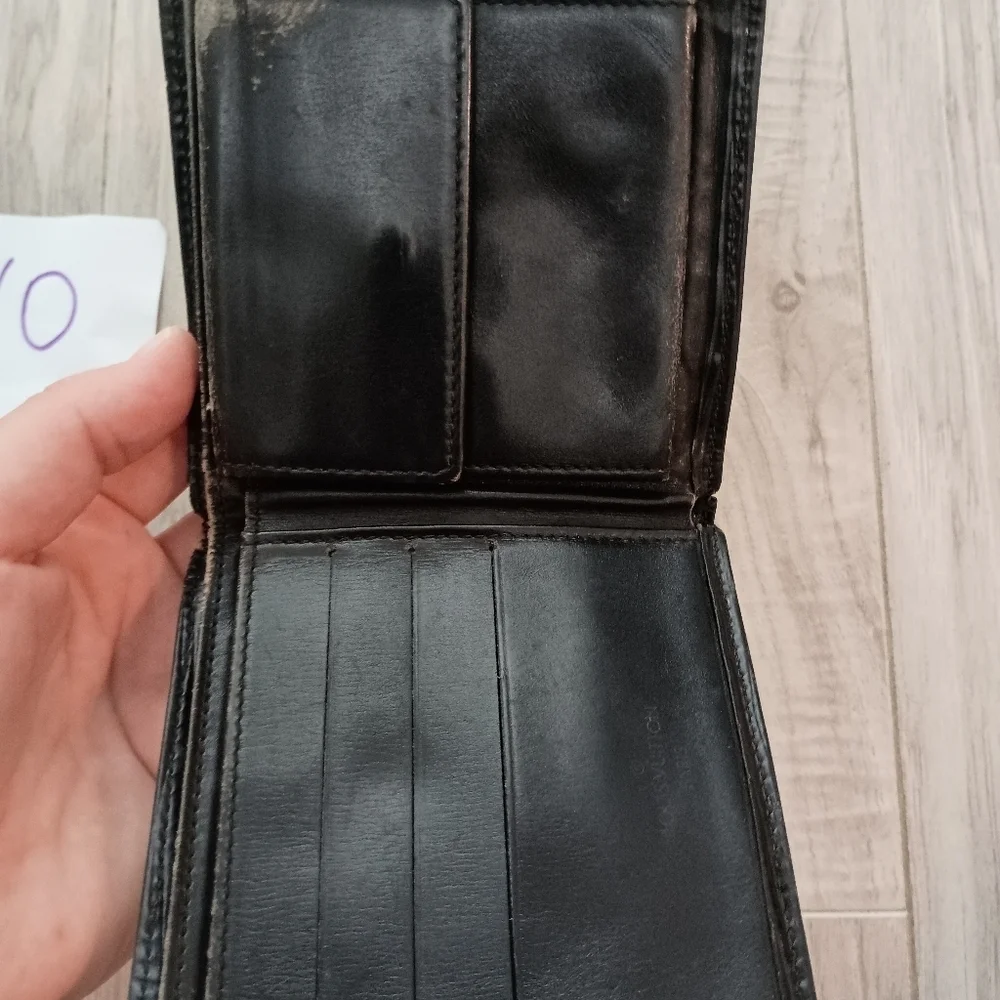 LOUIS VUITTON LV Epi Wallet Bi-Fold Leather Black